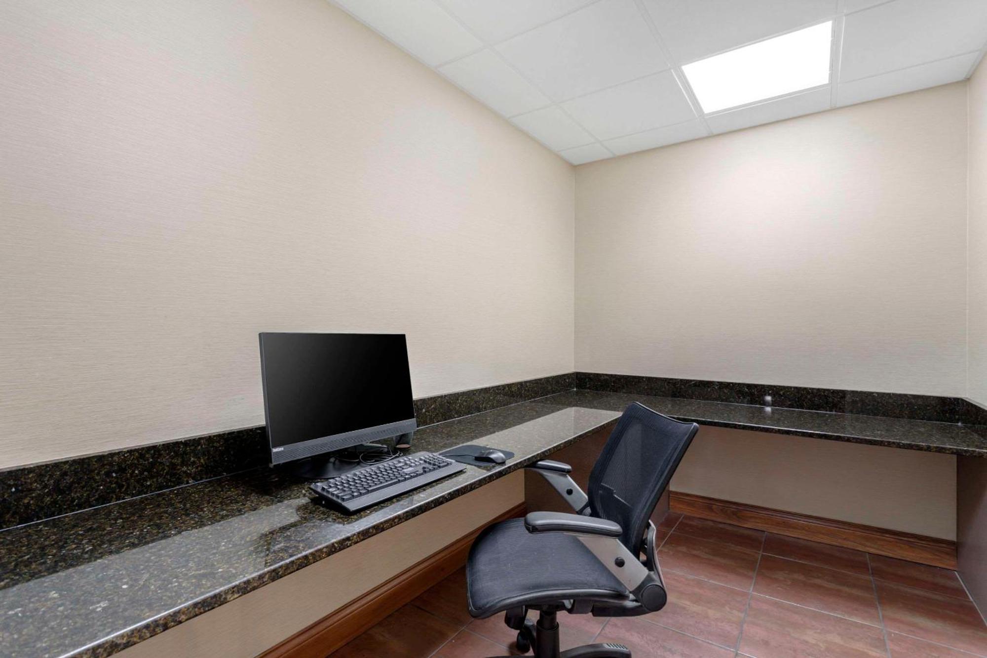 Comfort Suites East Knoxville Exteriör bild